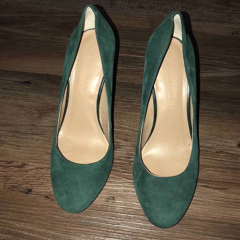 Banana Republic Green Heels
